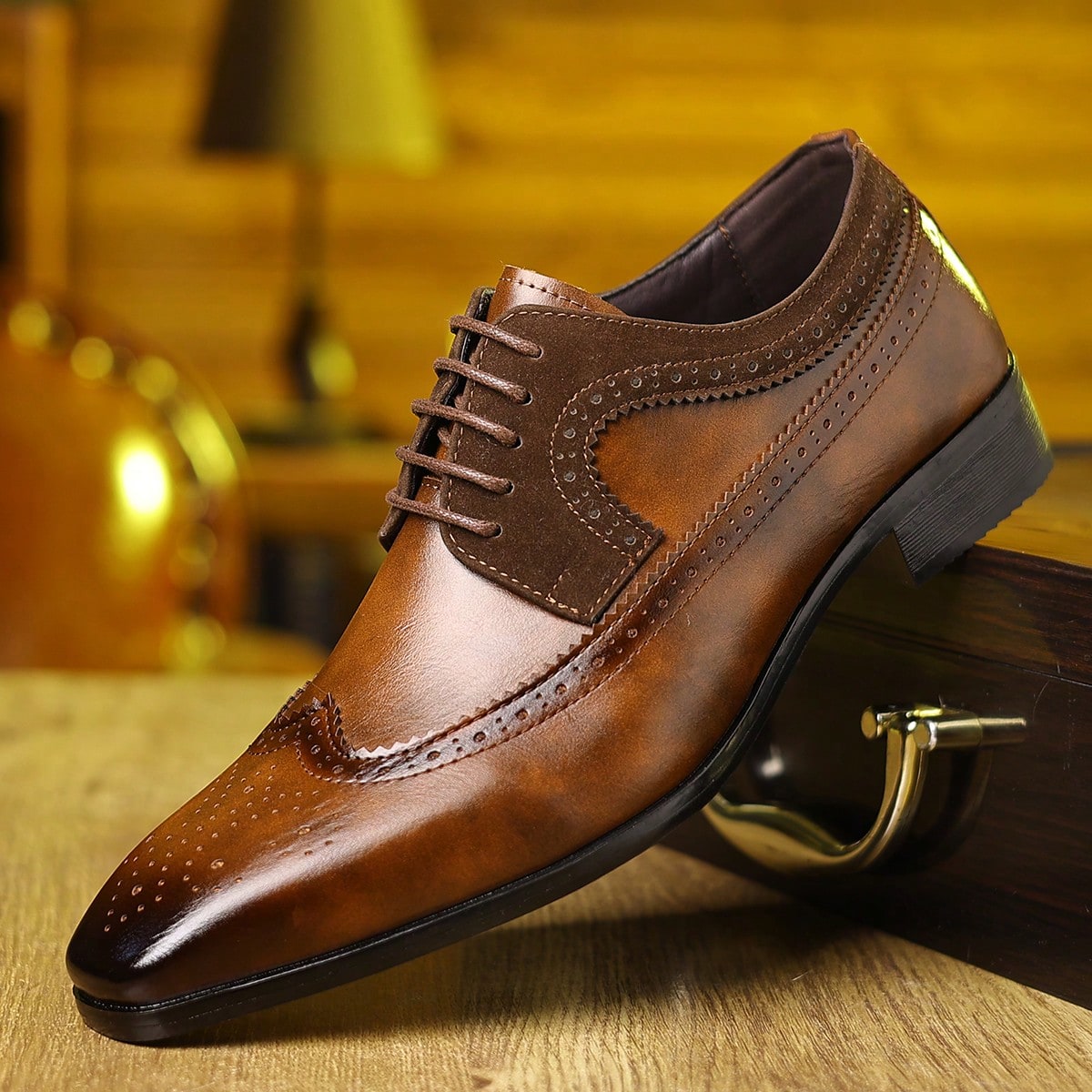 メンズ用、ウィングチップ・ブローグデザインのレースアップドレ - Formal Men Daily Wear Footwear のレビューと価格