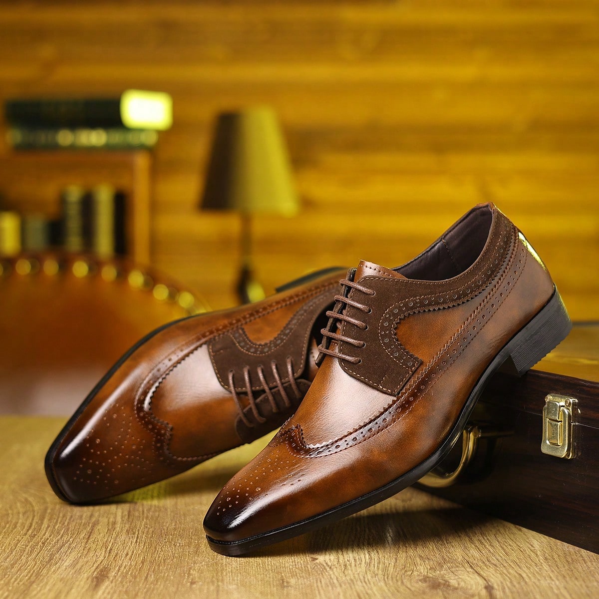 メンズ用、ウィングチップ・ブローグデザインのレースアップドレ - Formal Men Daily Wear Footwear のレビューと価格
