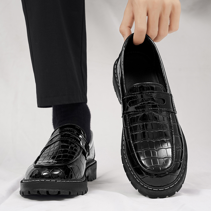 メンズシューズ、カジュアル、クロックス柄、ローファー、スリッ - Formal Men Daily Wear Footwear のレビューと価格