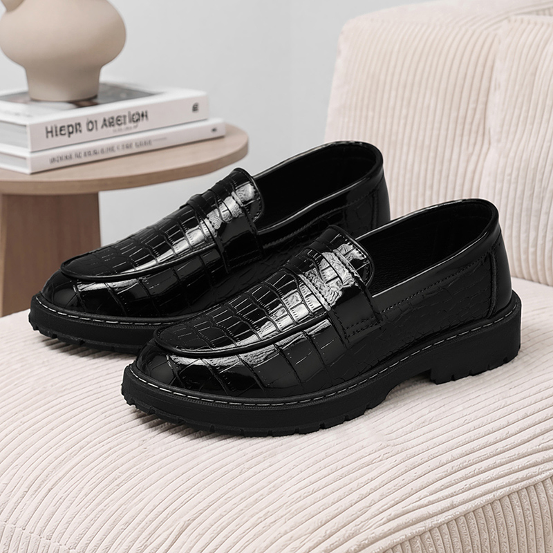 メンズシューズ、カジュアル、クロックス柄、ローファー、スリッ - Formal Men Daily Wear Footwear のレビューと価格