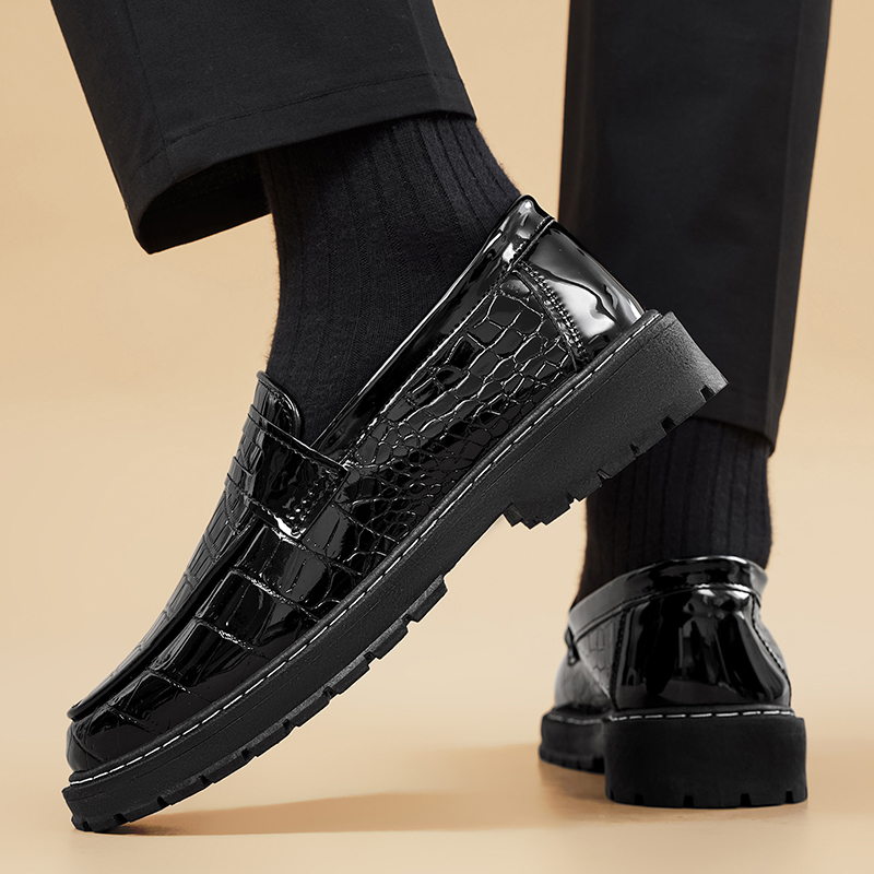メンズシューズ、カジュアル、クロックス柄、ローファー、スリッ - Formal Men Daily Wear Footwear のレビューと価格